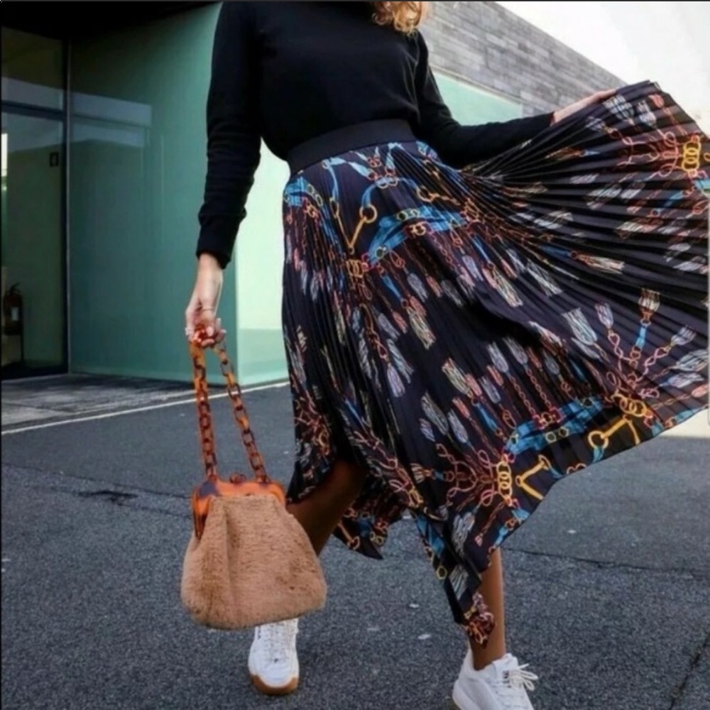Zara Scarf Chain Print Pleated Skirt Blogger Fav